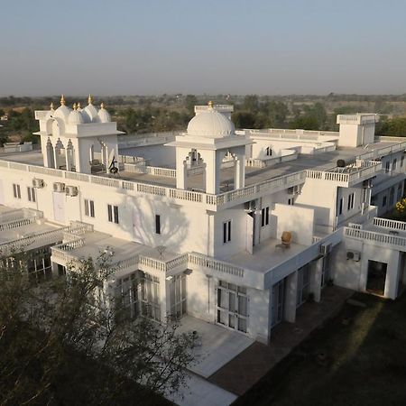 Savista Retreat Hotel Jaipur Buitenkant foto