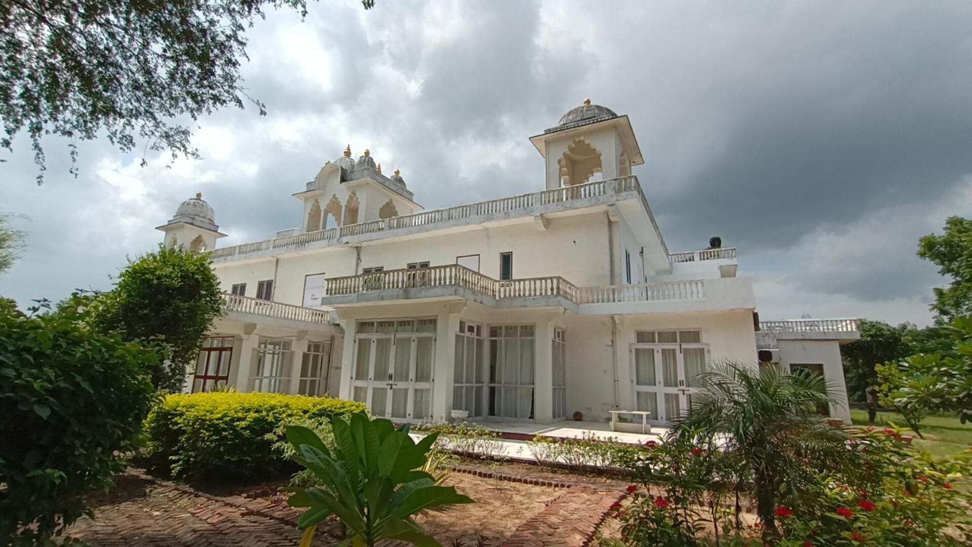 Savista Retreat Hotel Jaipur Buitenkant foto