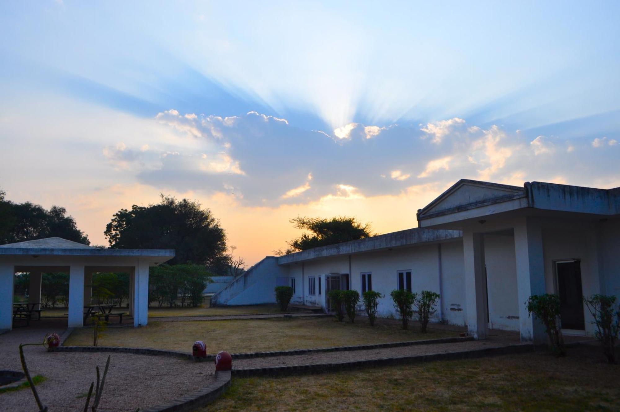 Savista Retreat Hotel Jaipur Buitenkant foto