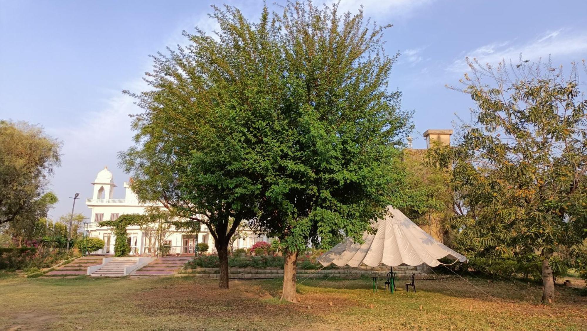 Savista Retreat Hotel Jaipur Buitenkant foto