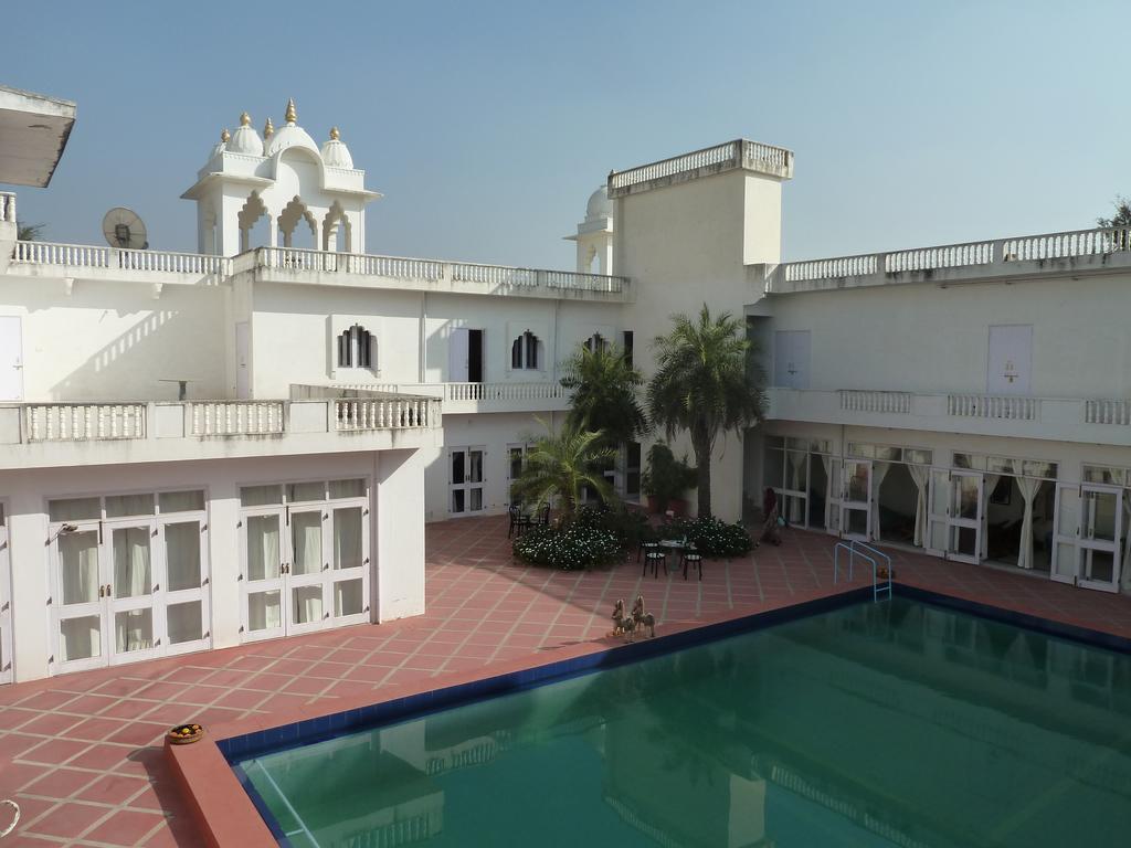 Savista Retreat Hotel Jaipur Buitenkant foto